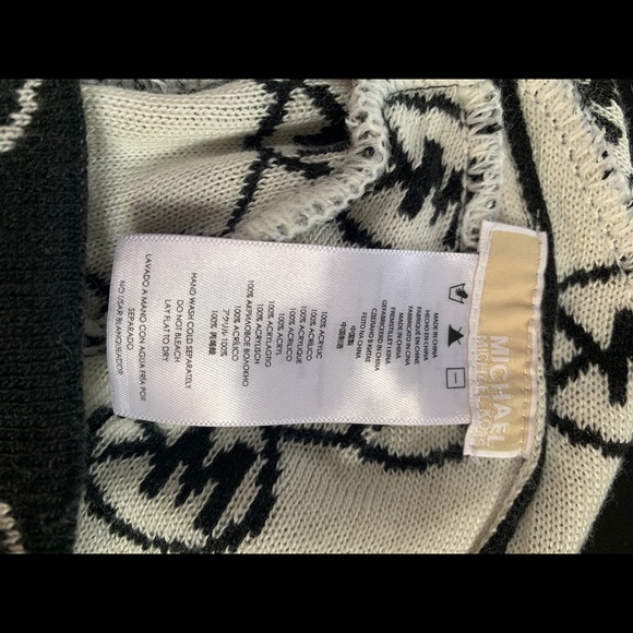 Micheal Kors Hat and Scarf - Picture 3 of 3